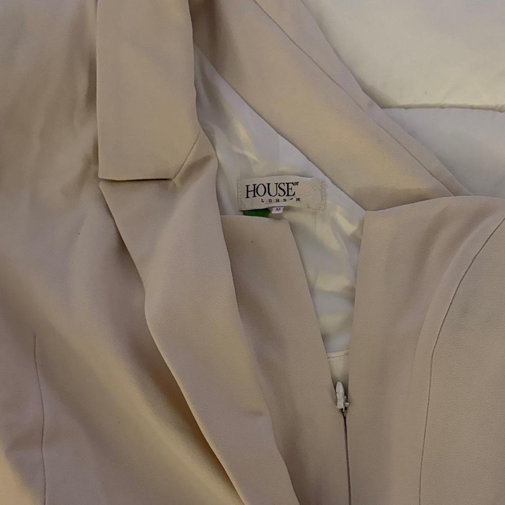 Elegant Cream Women's Blazer Dress - Picture 2 of 2